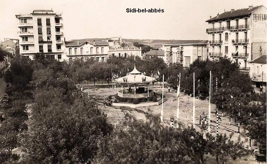 Sidi-bel-abbes - Kiosque 01.jpg